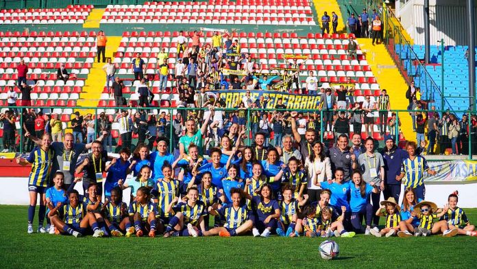 Fenerbahçe Kadın Futbol Takımı